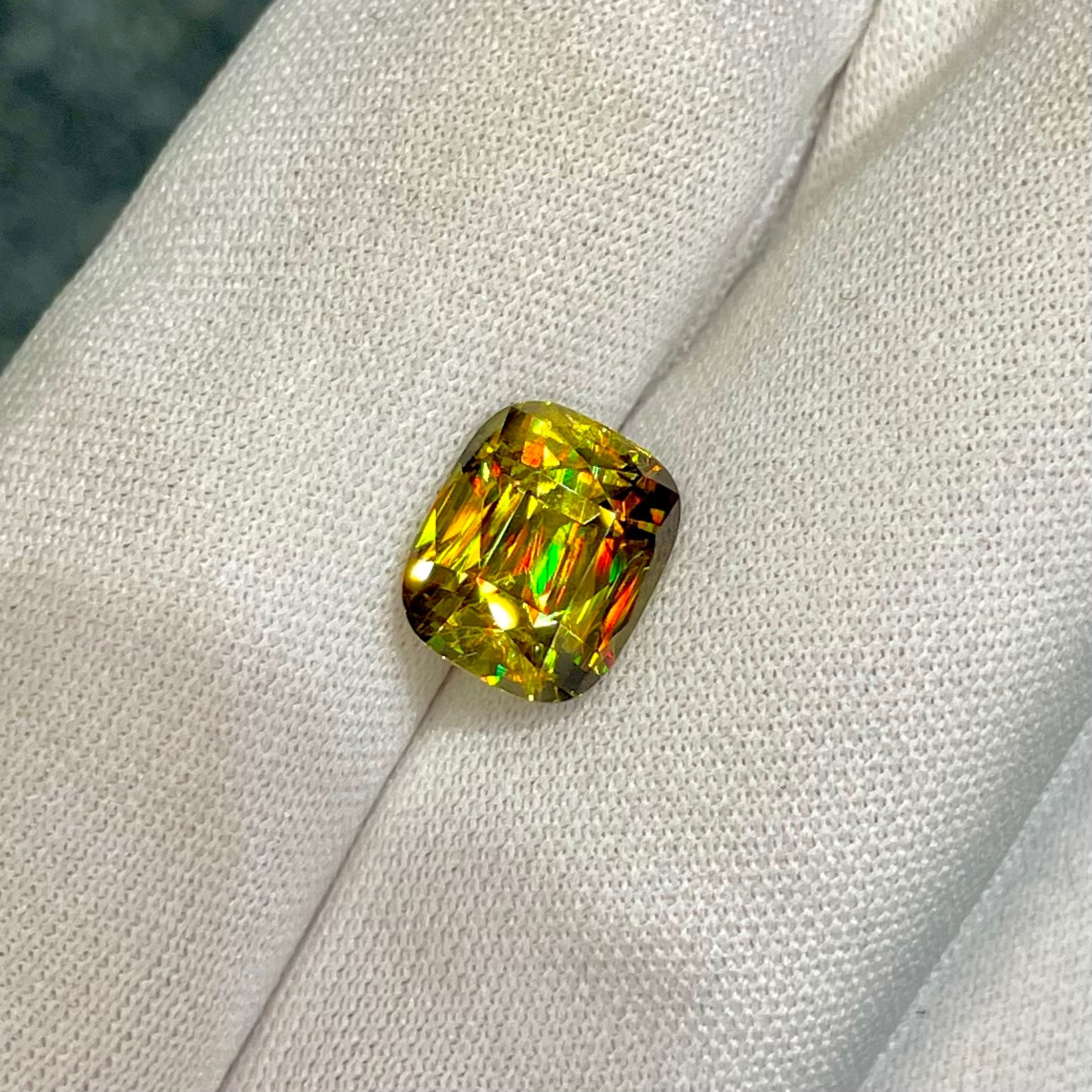 5.35 Carat Fine Quality Sphene Stone