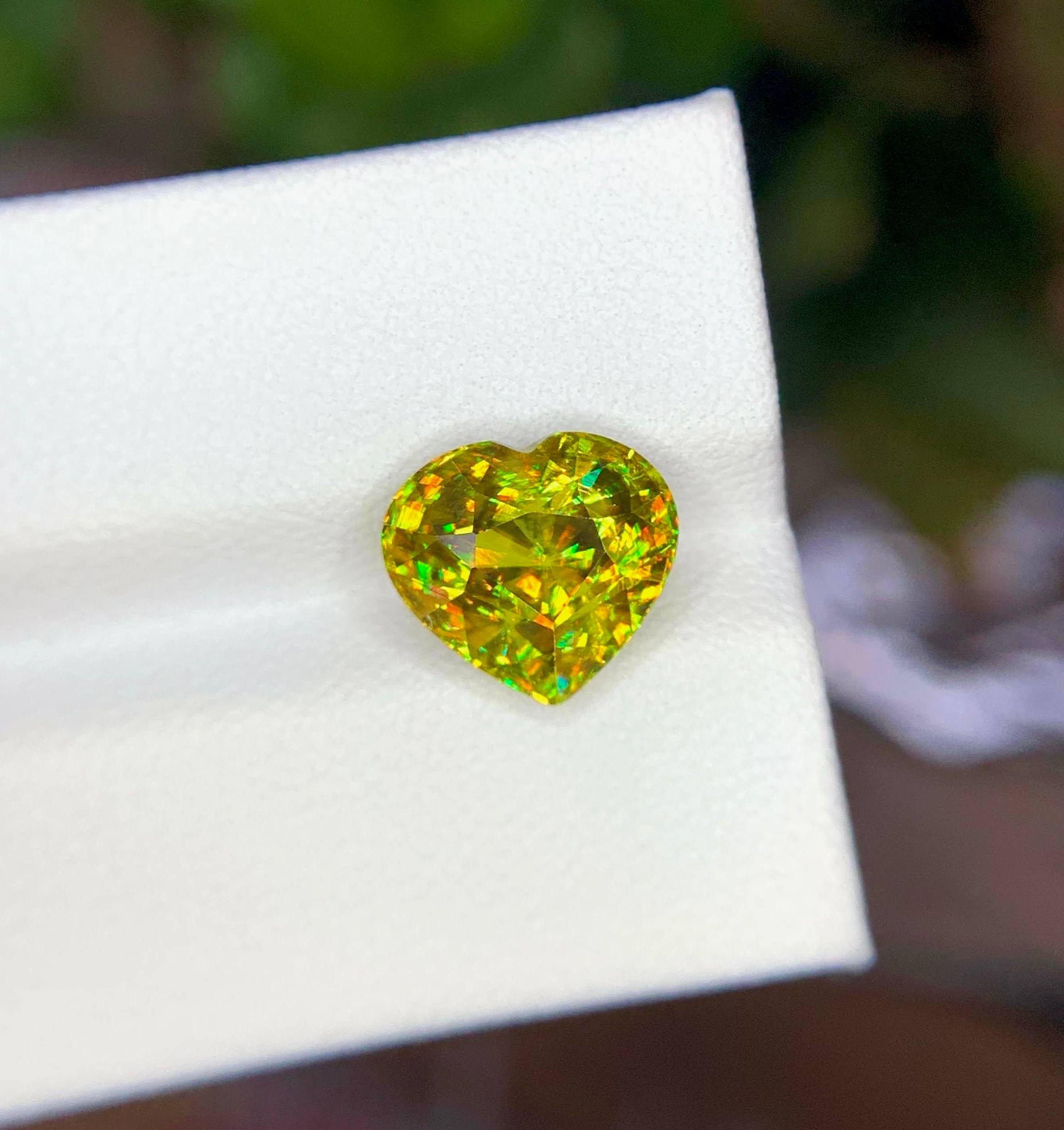 5.00 Carats Heart Cut Sphene Gemstone