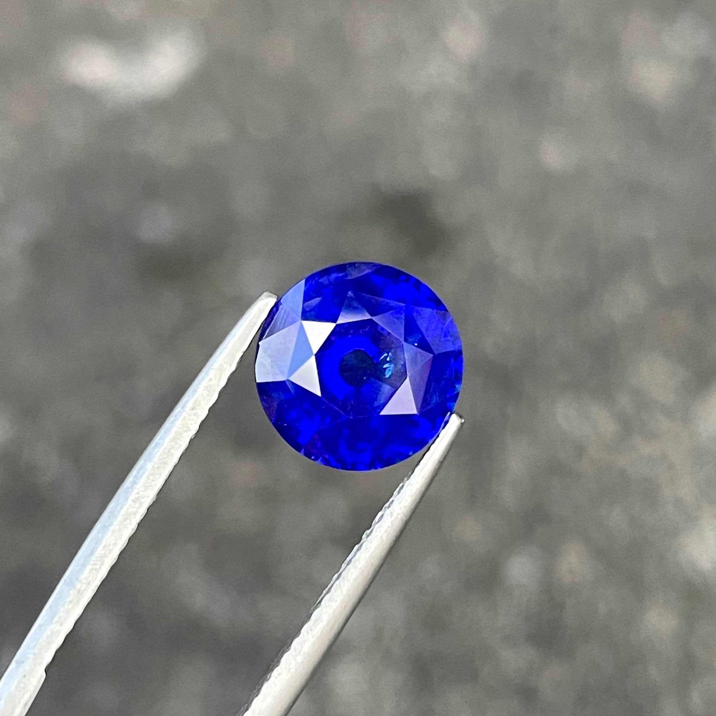 5.01 Carats Certified Round Sapphire