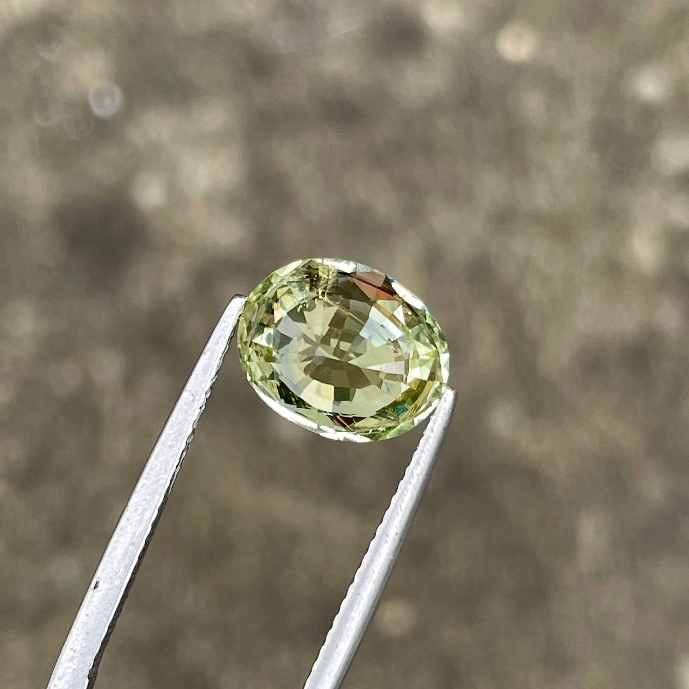 4.99 Carats Certified Yellow Sapphire