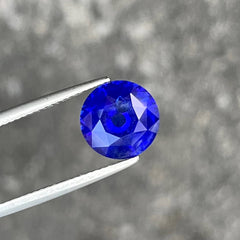 5.01 Carats Certified Round Sapphire