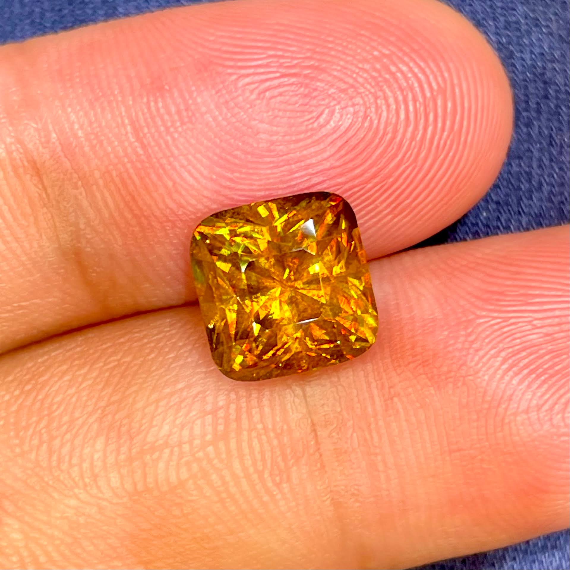 5.00 Carats Fire Effect Sphene Stone