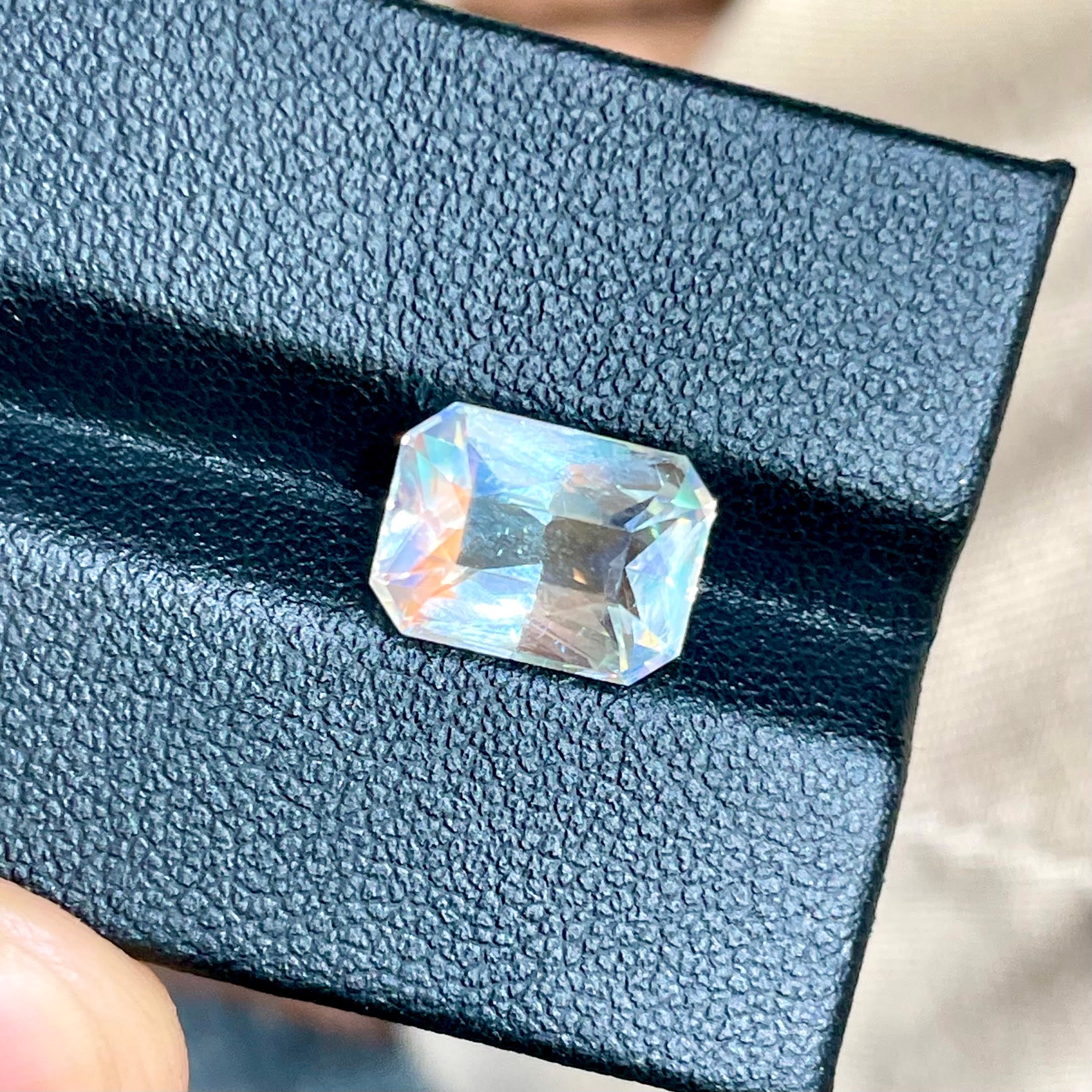 3.22 Carats Top Quality Moonstone