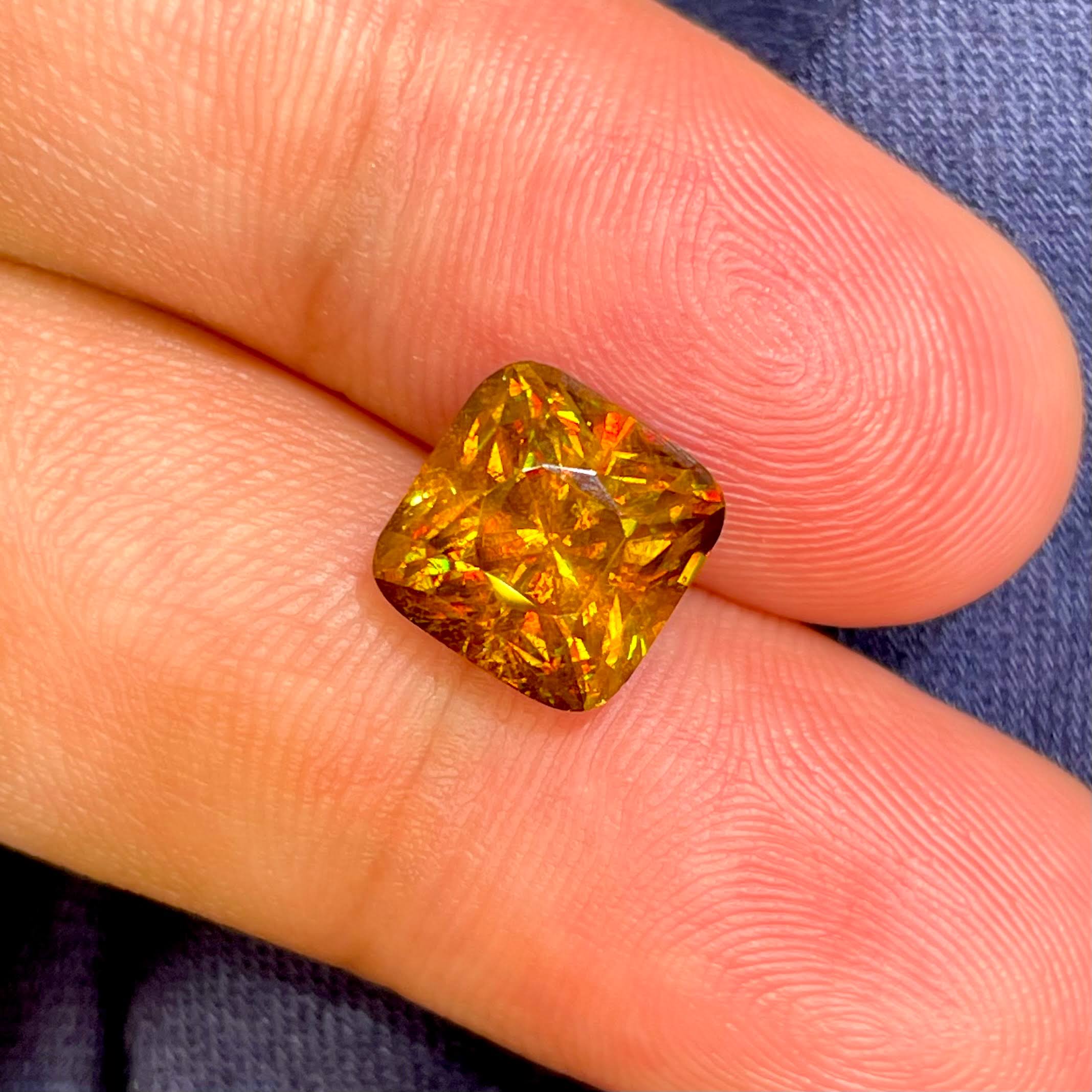 5.00 Carats Fire Effect Sphene Stone