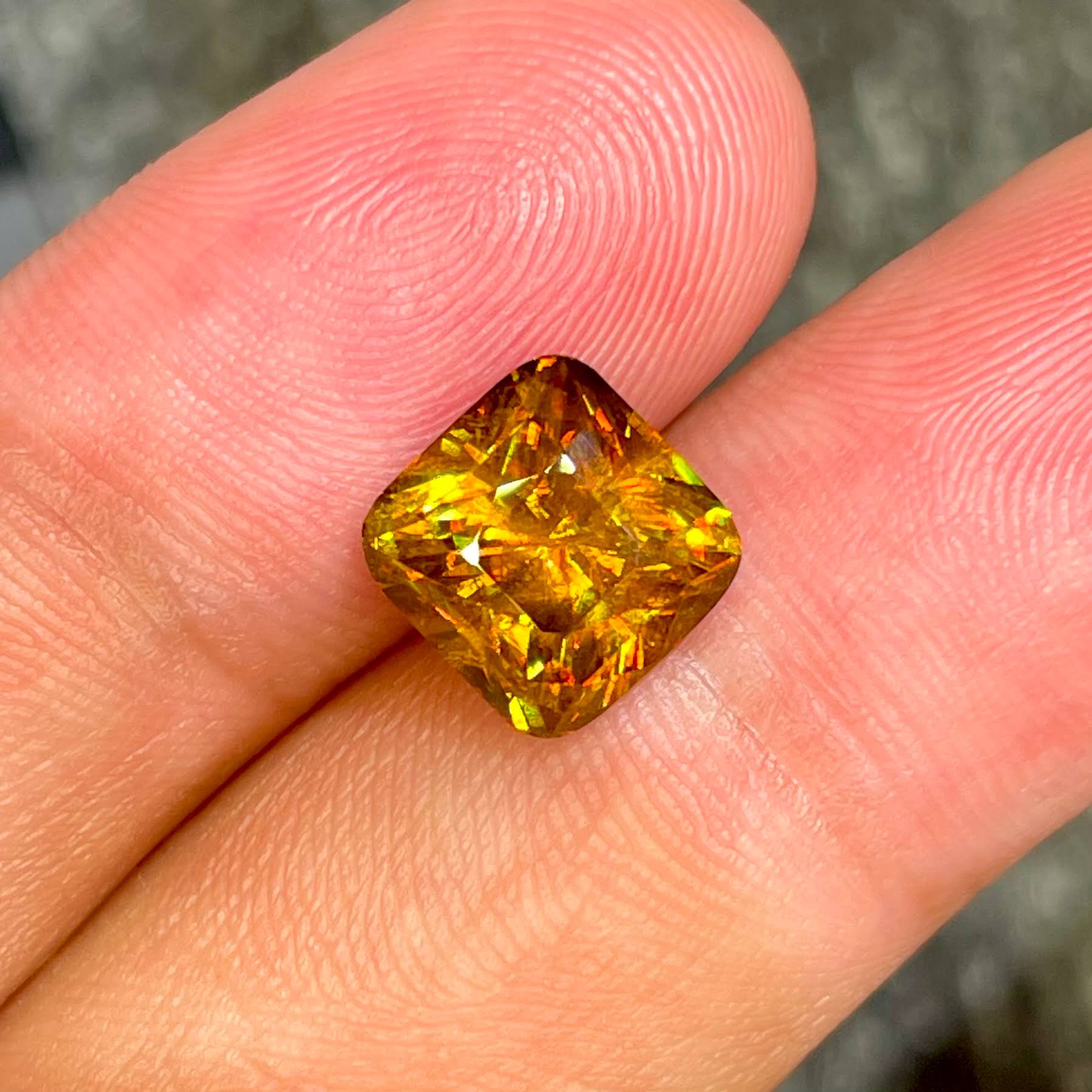 5.00 Carats Fire Effect Sphene Stone