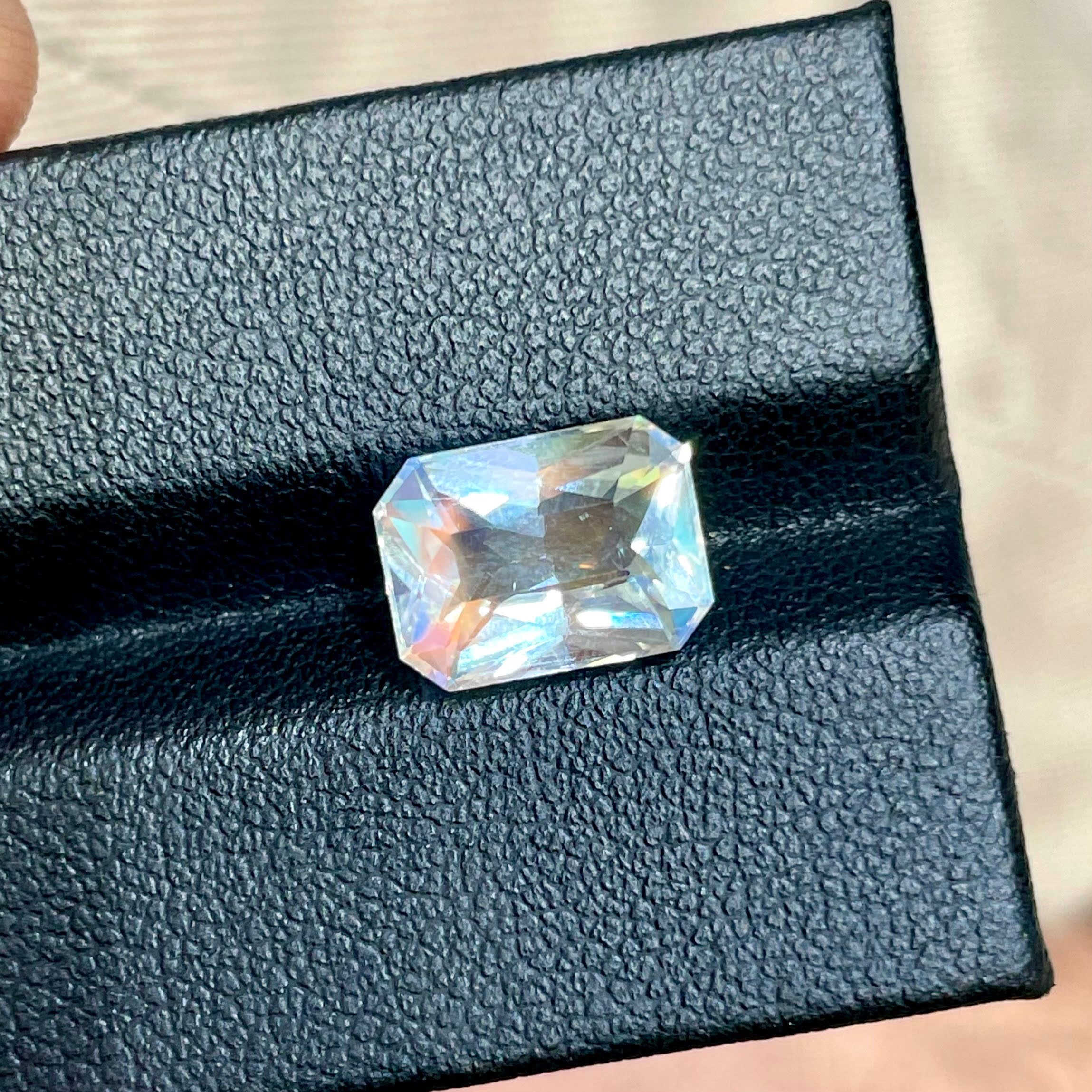 3.22 Carats Top Quality Moonstone