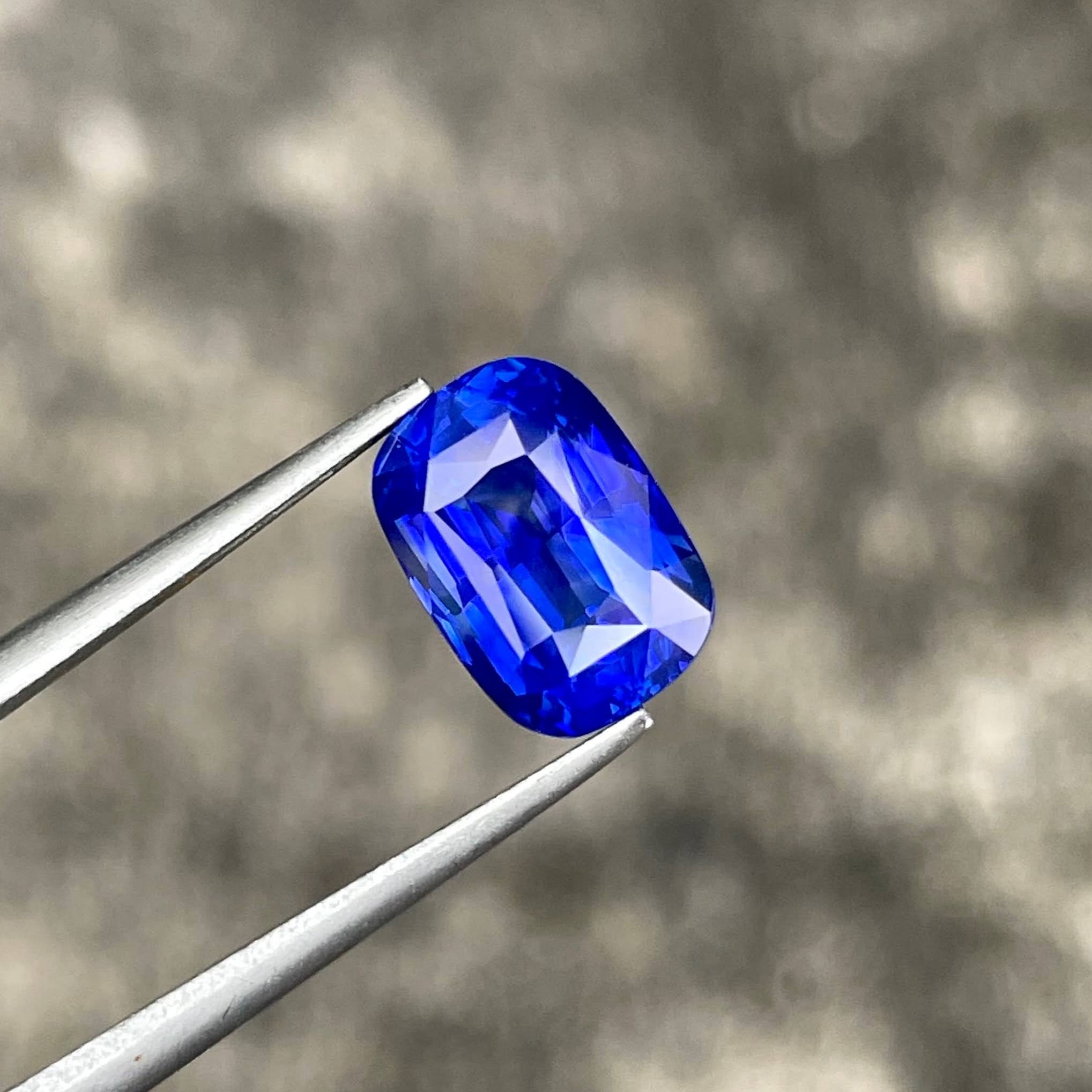 3.53 Carats Fine Blue Sapphire