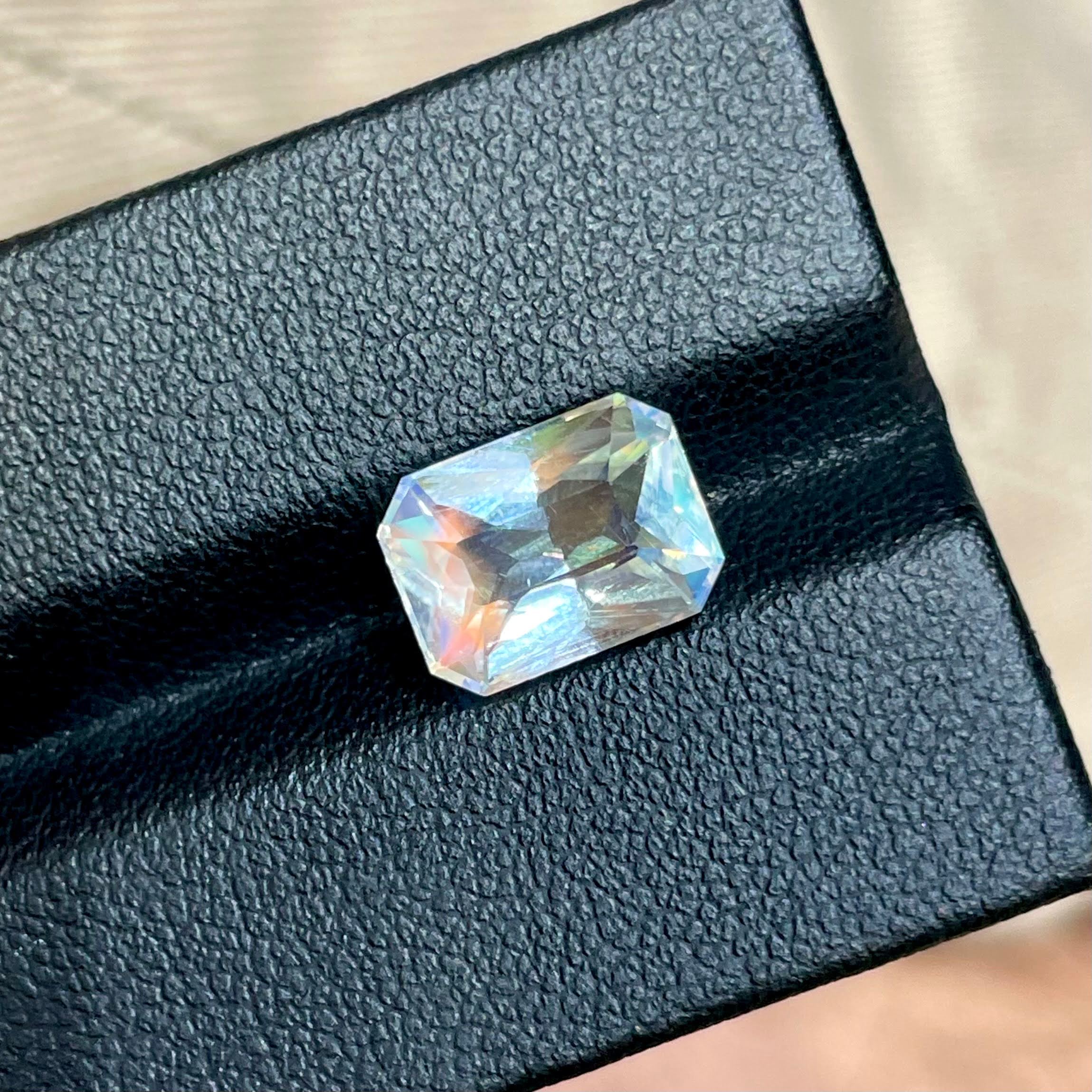 3.22 Carats Top Quality Moonstone
