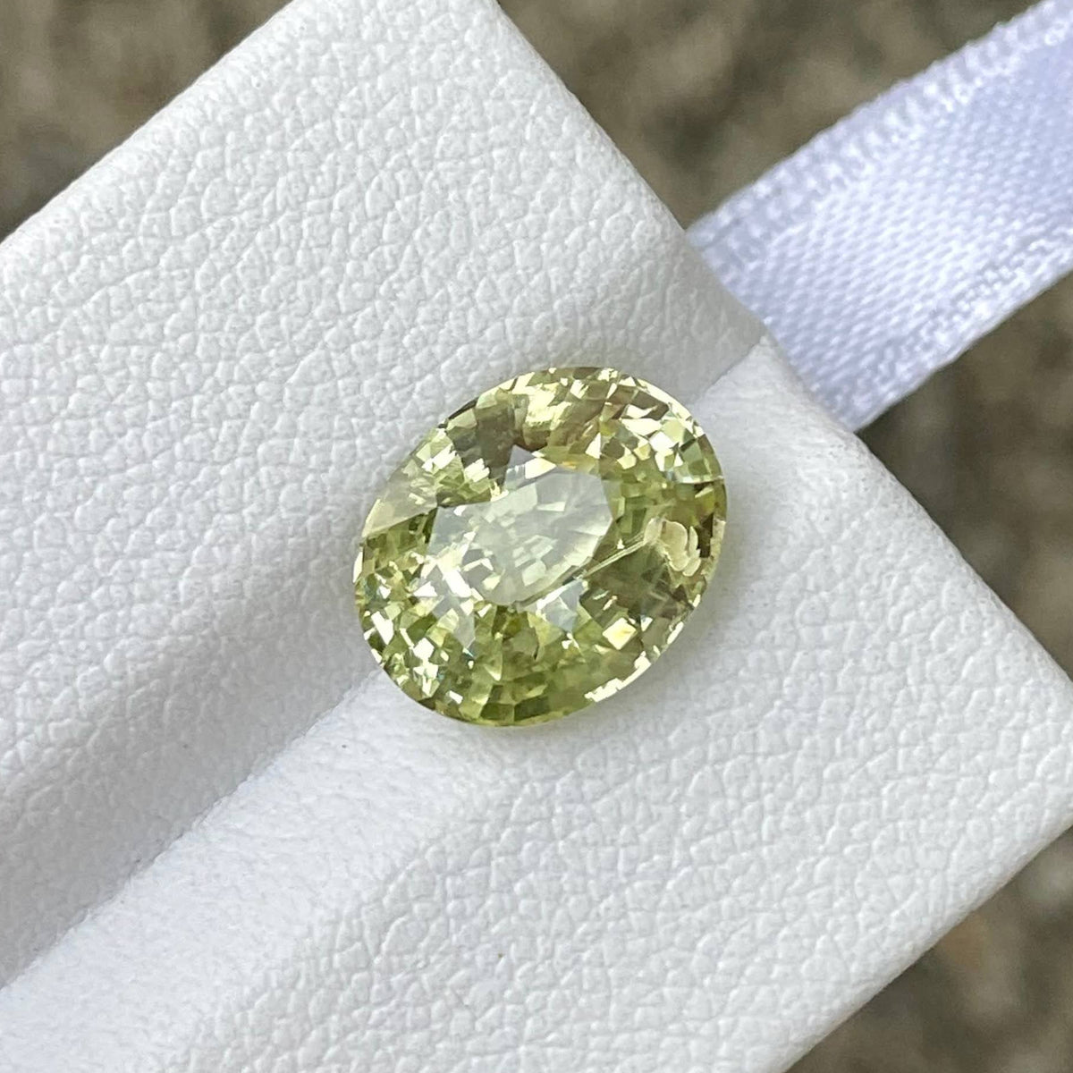 4.99 Carats Certified Yellow Sapphire