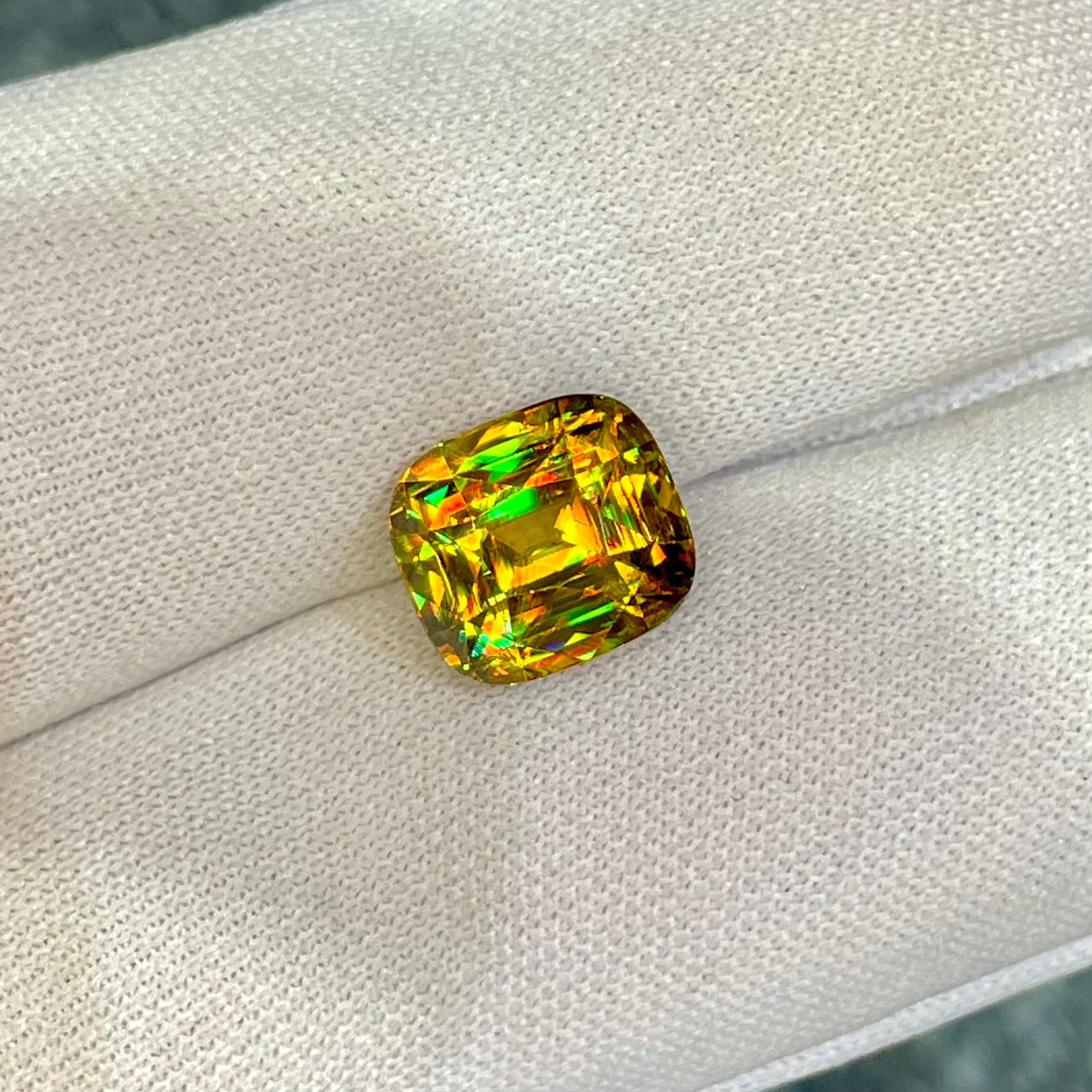 5.52 Carat Fine Quality Sphene Stone