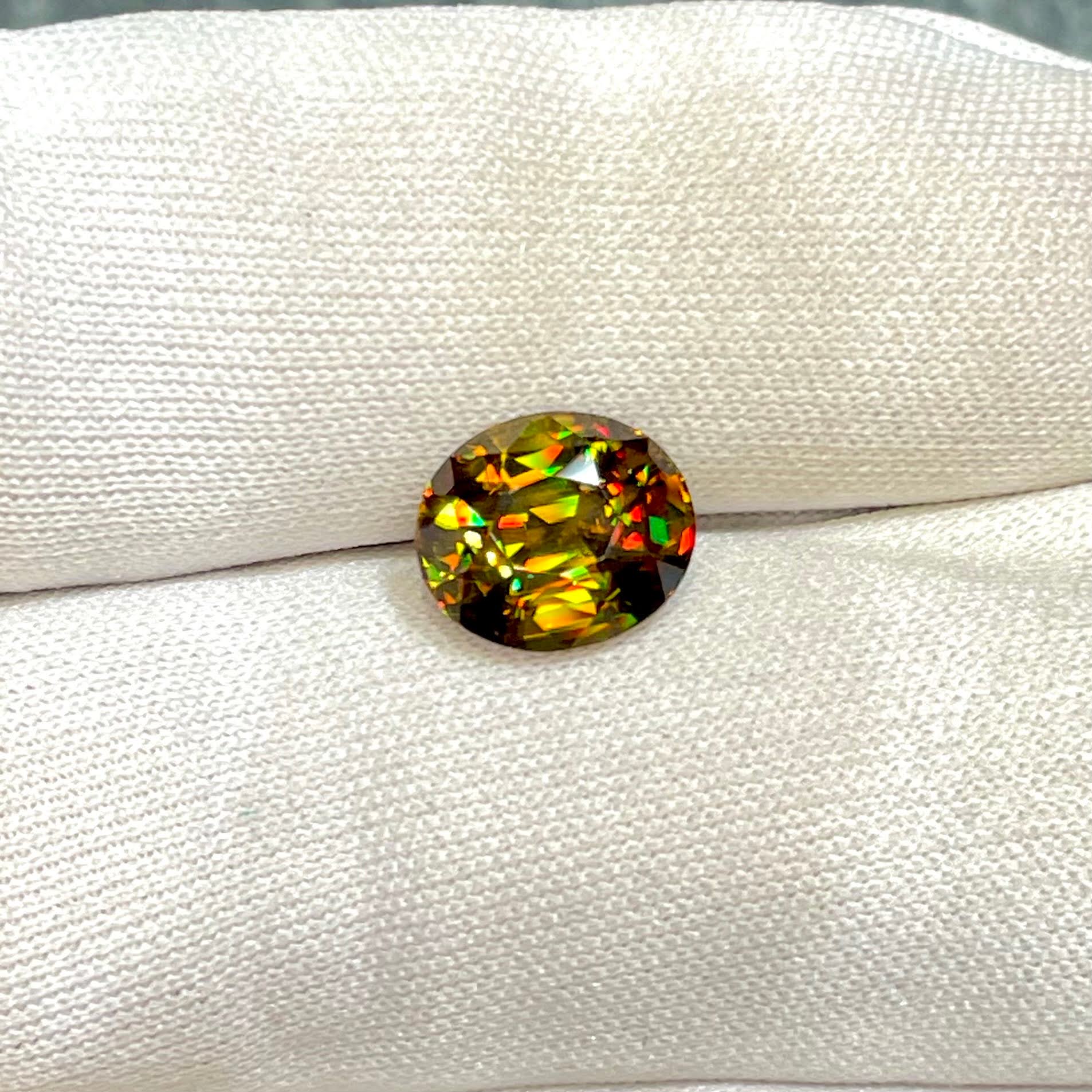 4.75 Carats Oval Cut Sphene Gemstone