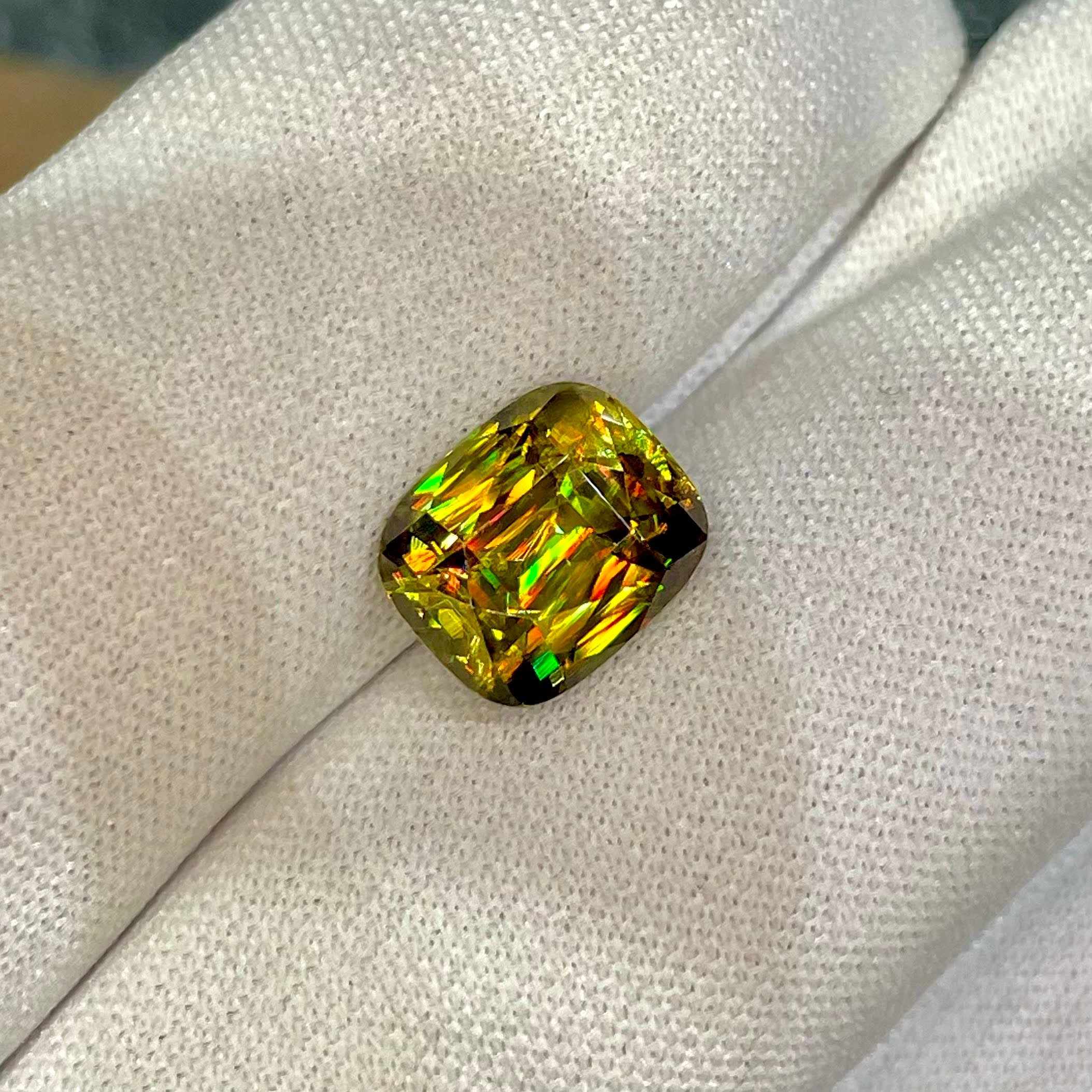 5.35 Carat Fine Quality Sphene Stone