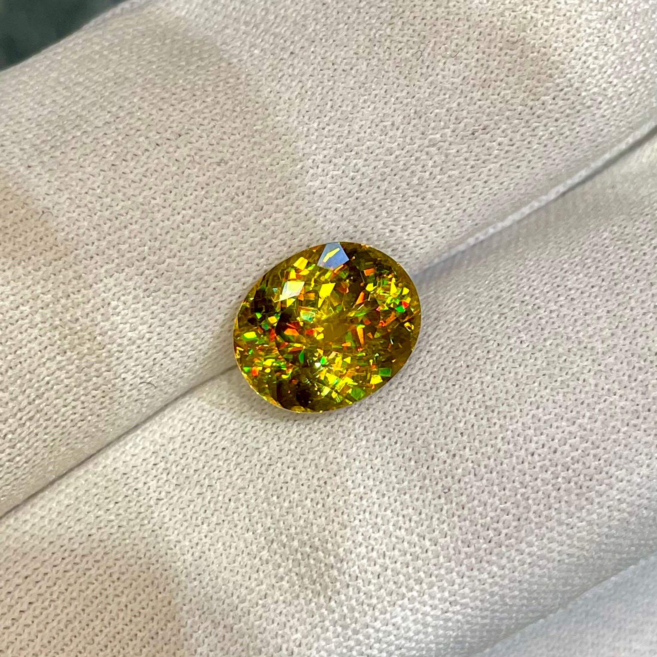 4.80 Carats Fire Luster Sphene Stone