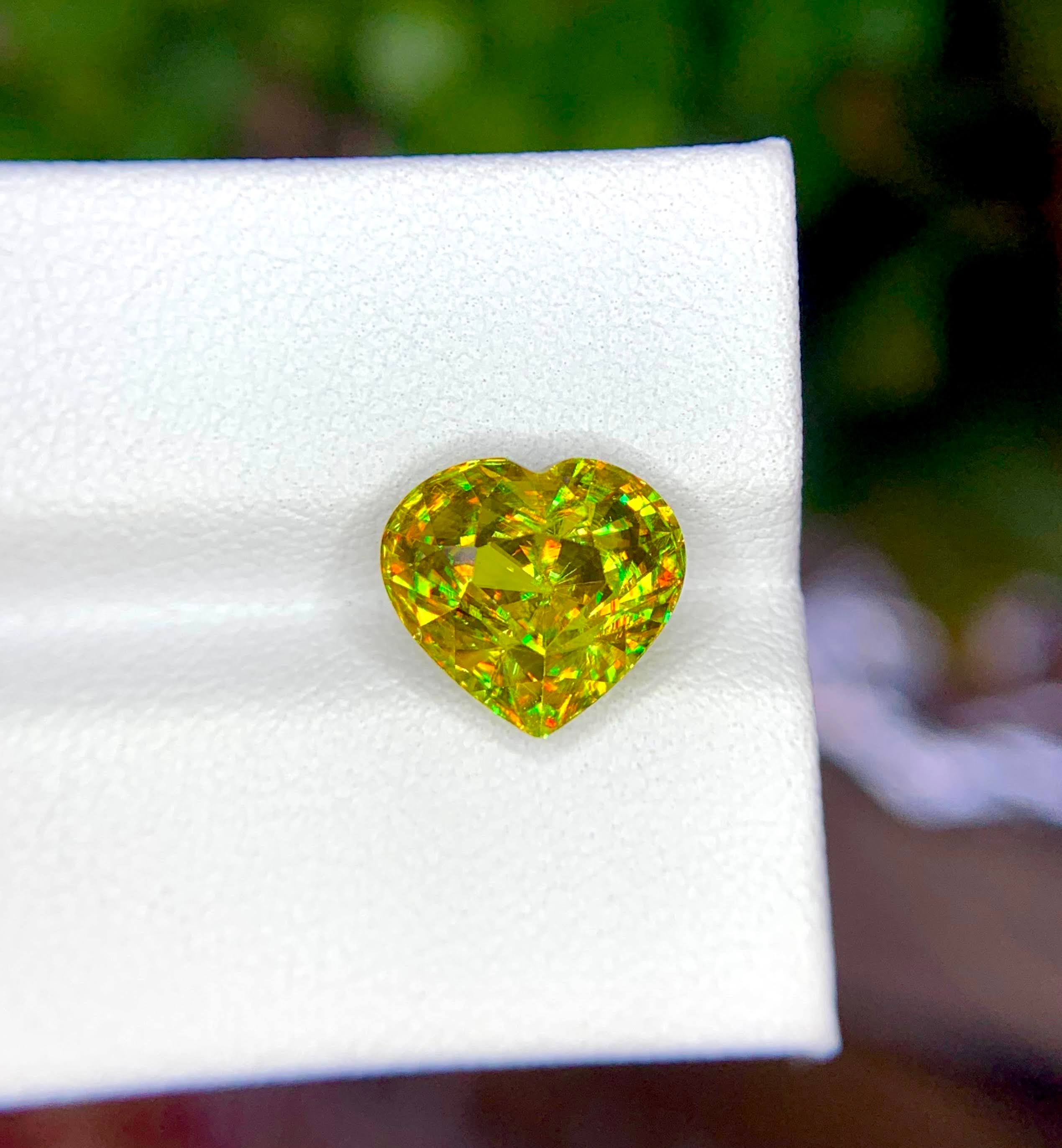 5.00 Carats Heart Cut Sphene Gemstone