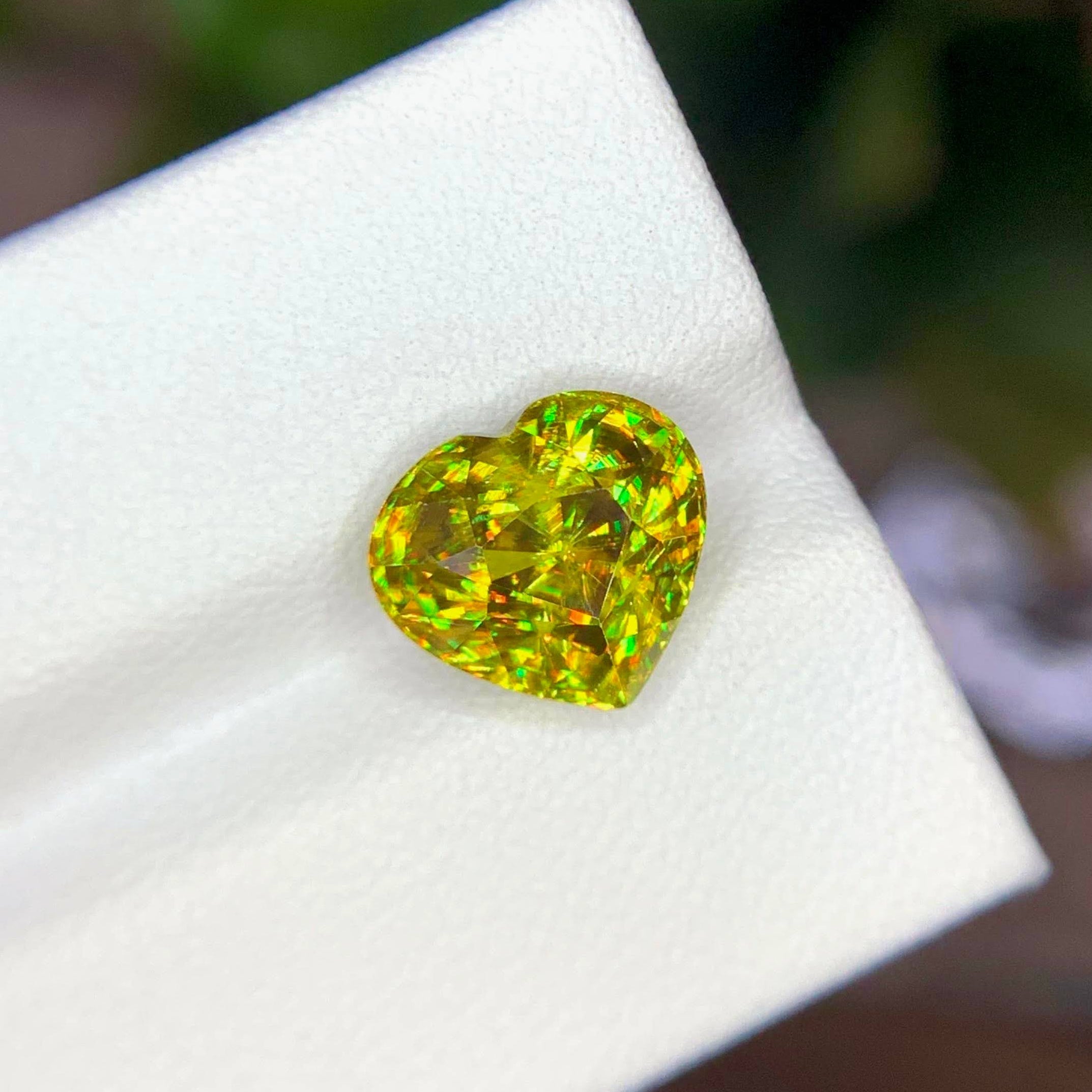 5.00 Carats Heart Cut Sphene Gemstone