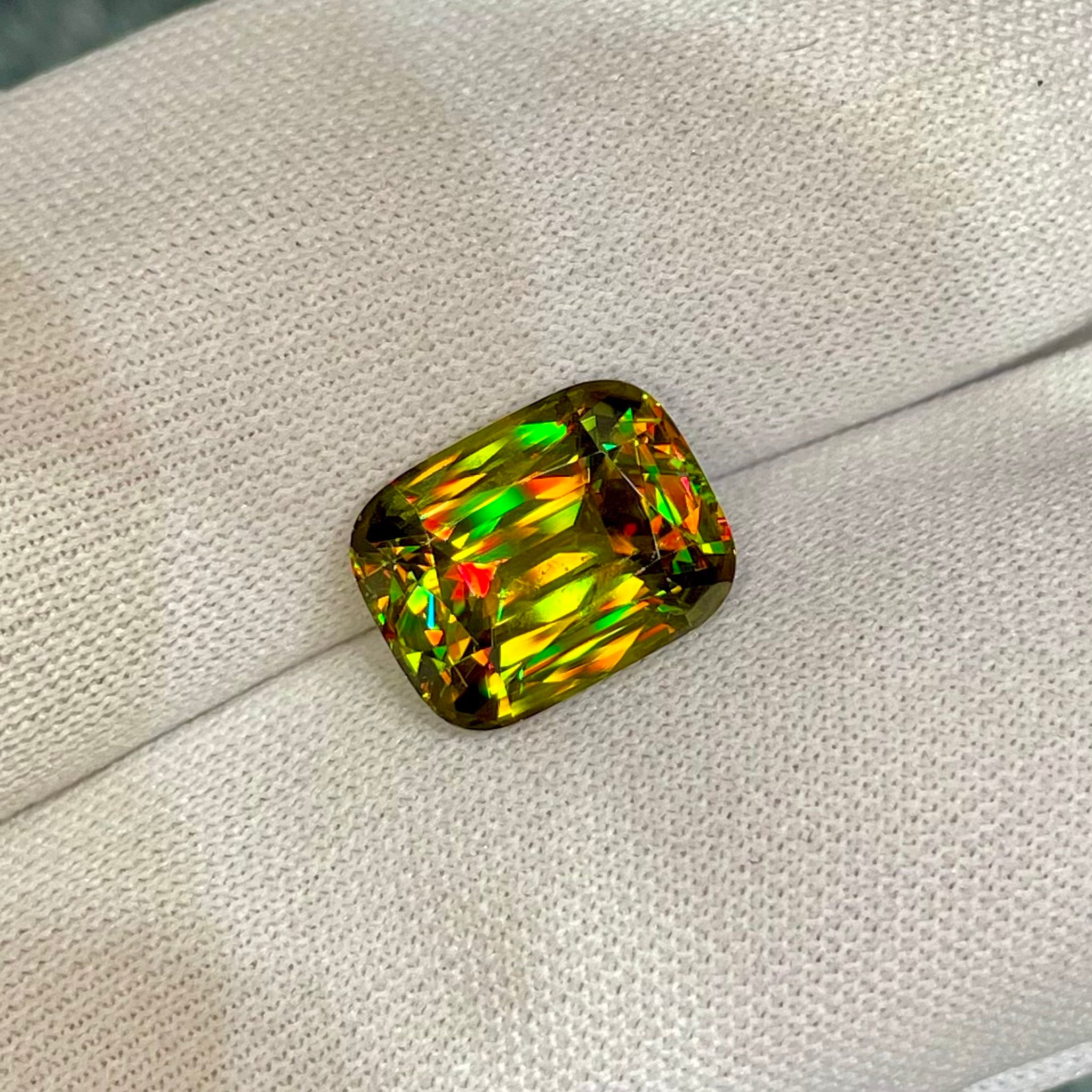 Fire luster sphene gemstones